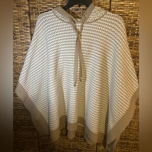 NWOT Michael Kors poncho size L/XL